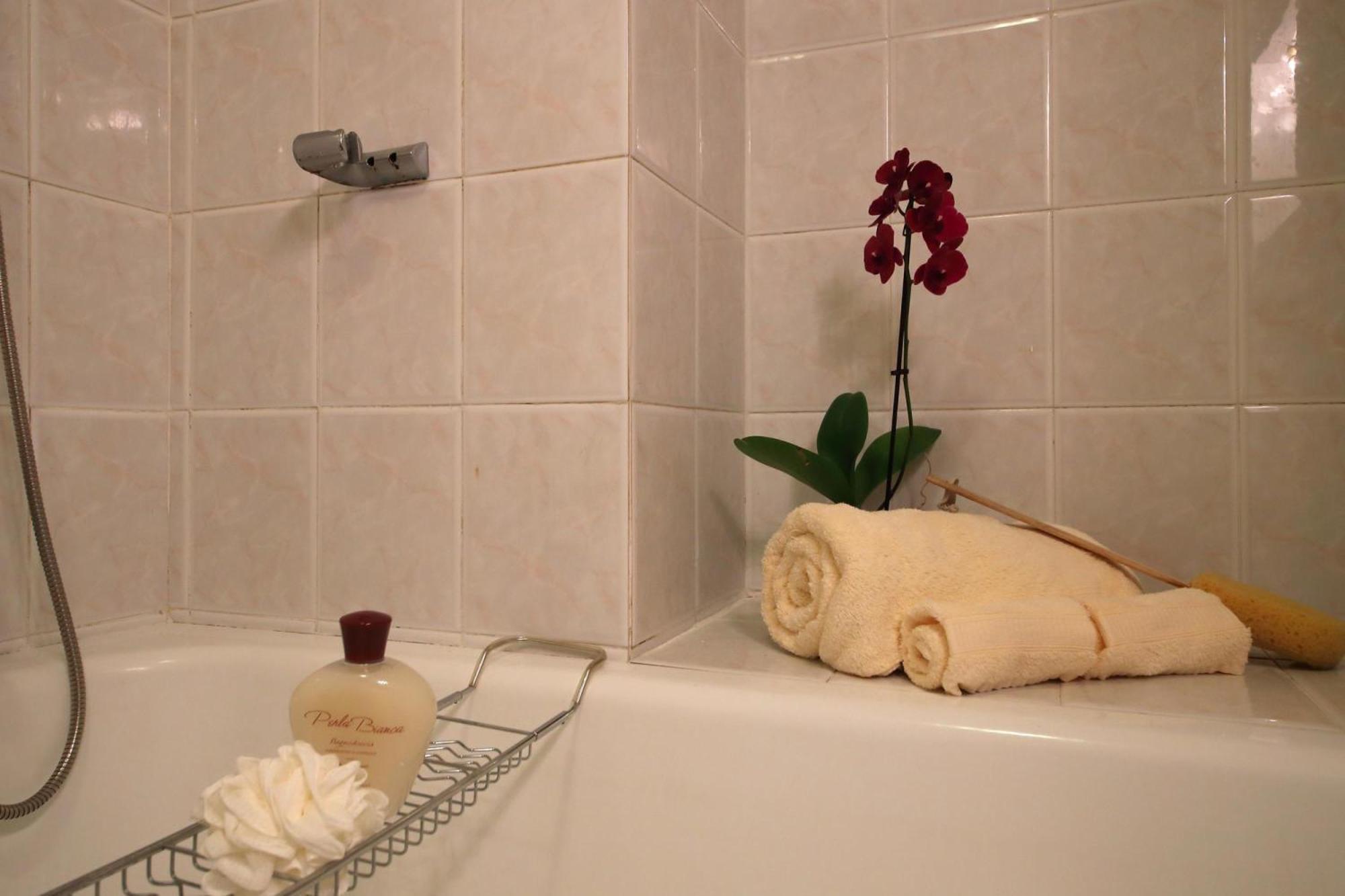 Petalo Bianco 100M From Lake - Happy Rentals 巴韦诺 外观 照片